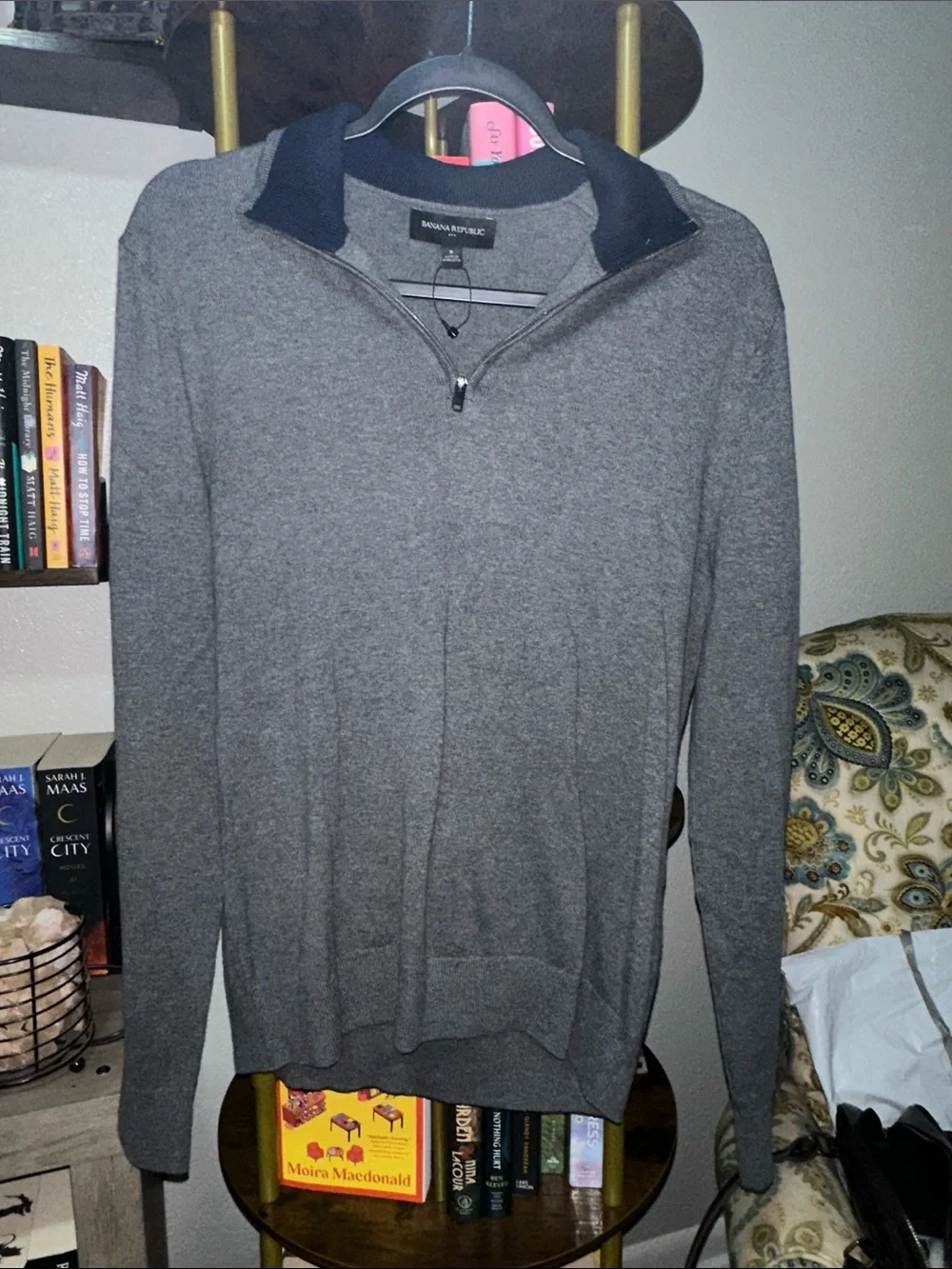 Banana Republic Men's Gray Zip-Neck Sweater with Navy Collar